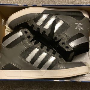 Adidas Hard Court Hi Sneaker